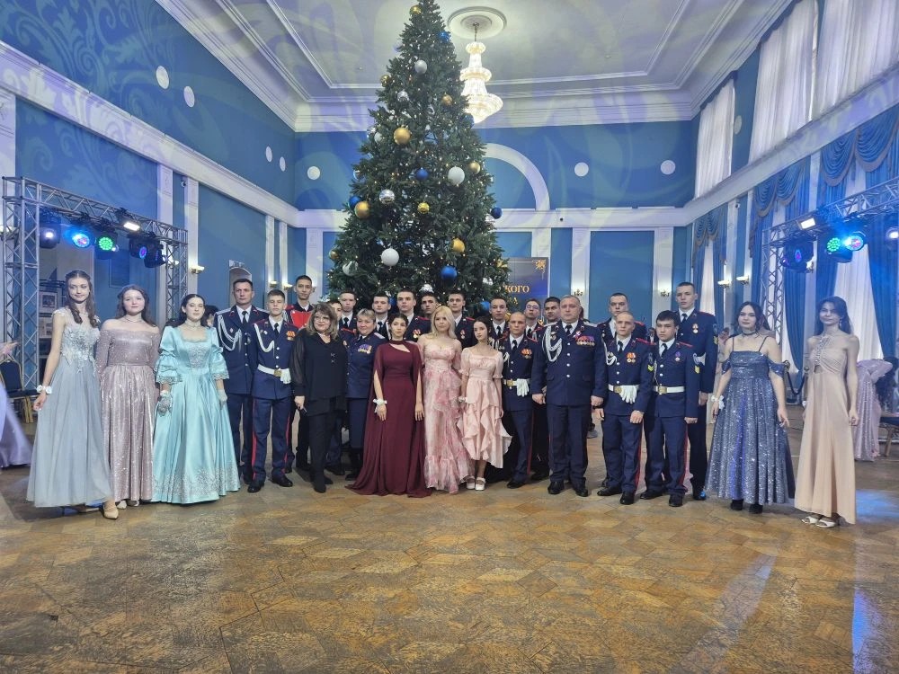 Астрахань перенеслась в ХIХ век: в музее прошёл студенческий бал